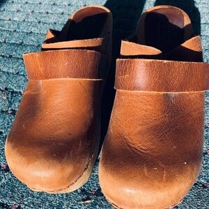 Sanita Brown Leather platform wooden Clogs